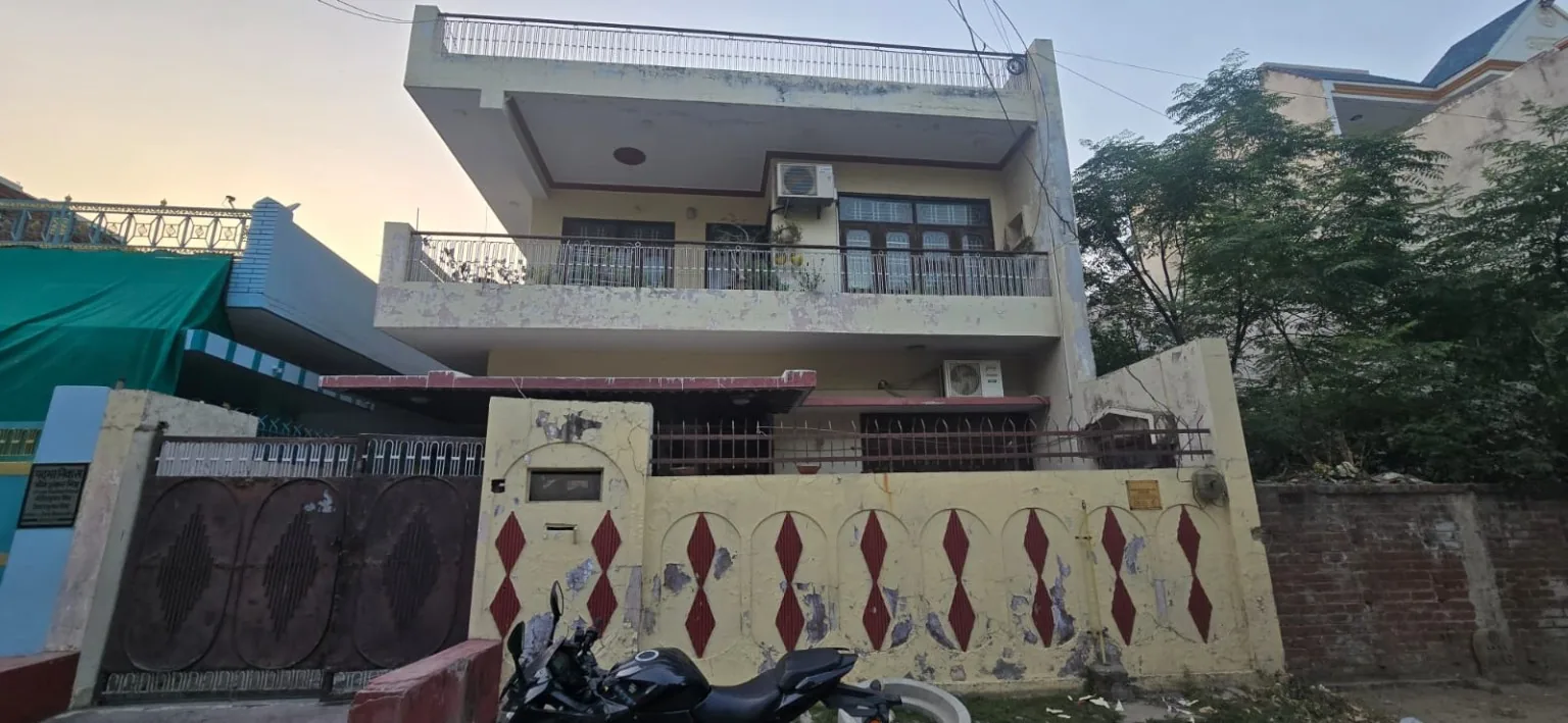 Before house exterior repaint